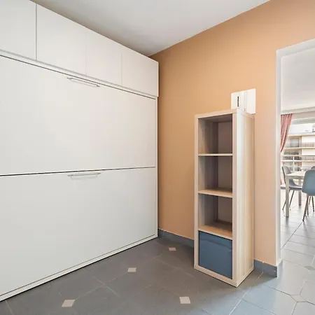 Apartamento Amad 5f - With Enclosed Sleeping Area