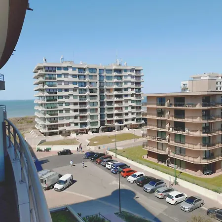 Apartamento Amad 5f - With Enclosed Sleeping Area De Panne